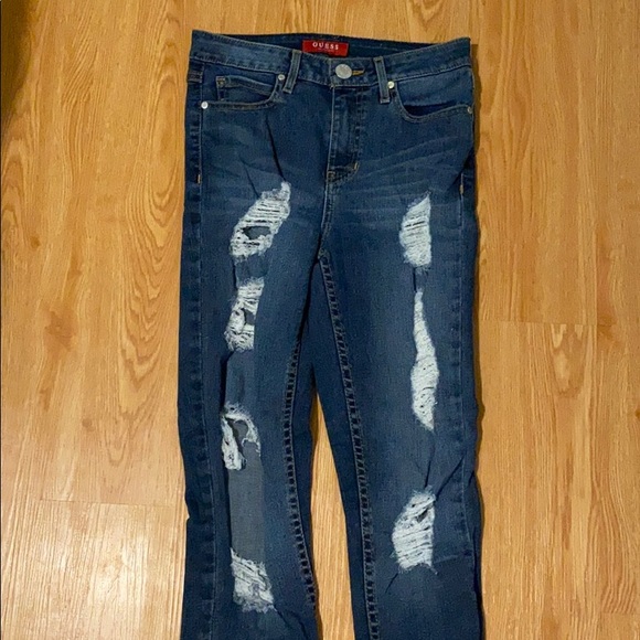 High Waisted distressed GUESS jeans - Picture 3 of 3